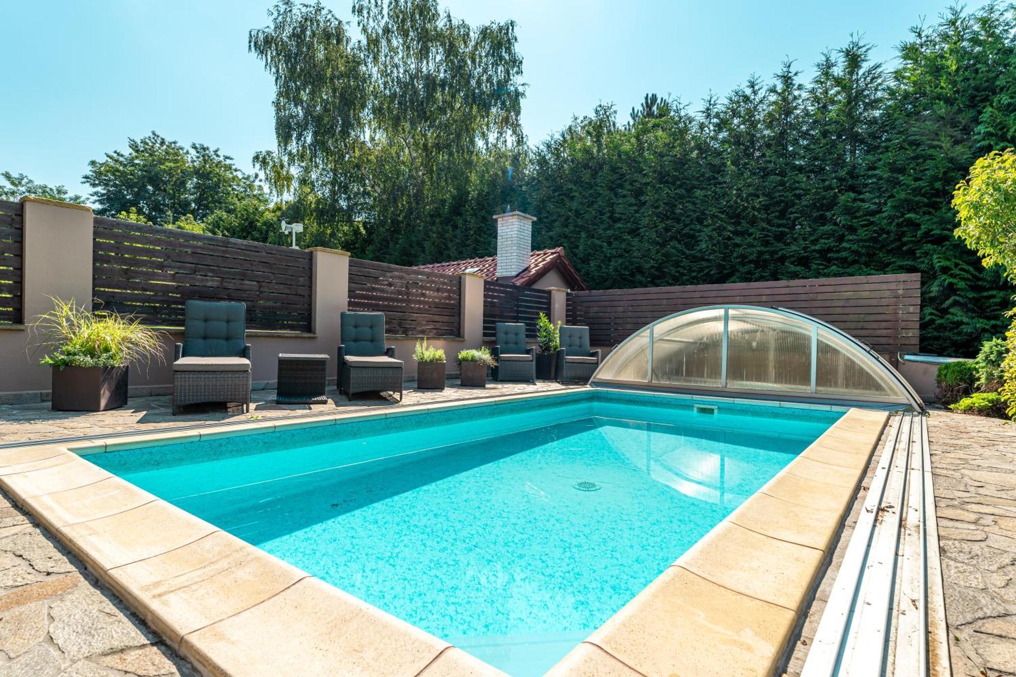 Villa With Pool & Sauna In Beer Village Velké Popovice Exterior foto
